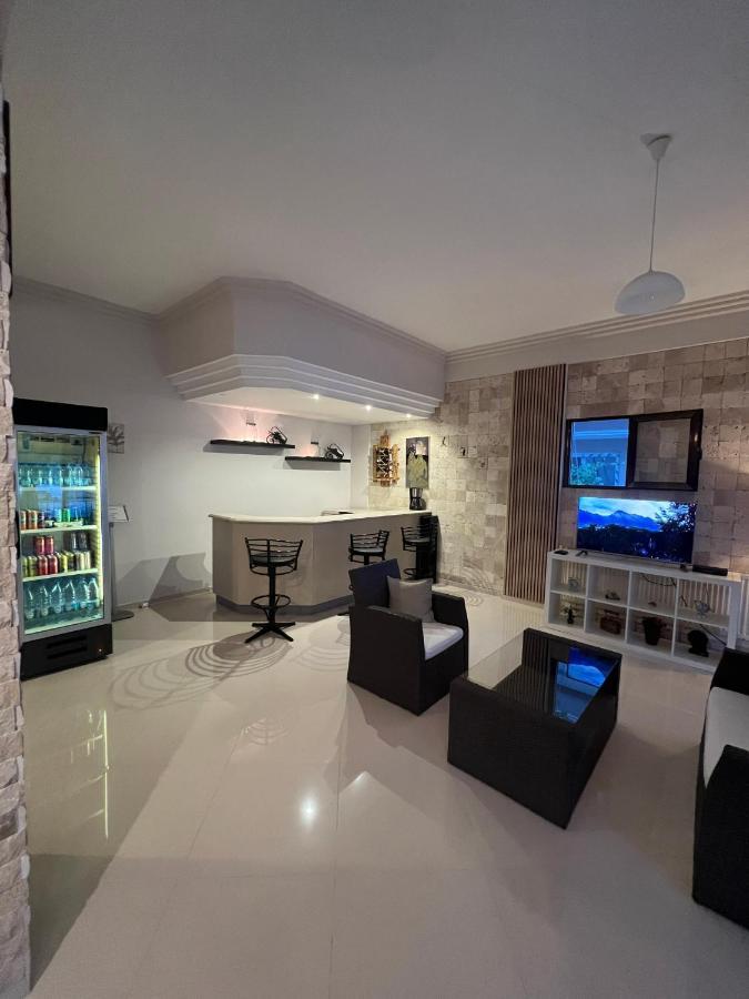 Bayram Hotel Cesme Bagian luar foto