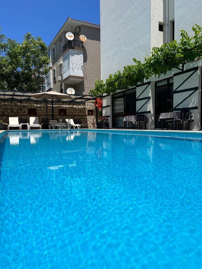 Bayram Hotel Cesme Bagian luar foto