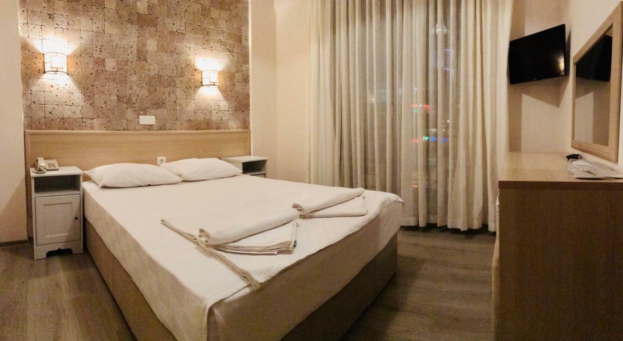 Bayram Hotel Cesme Bagian luar foto